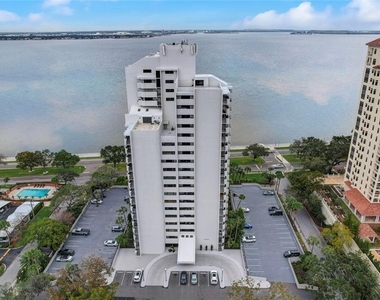 4141 Bayshore Boulevard - Photo Thumbnail 4