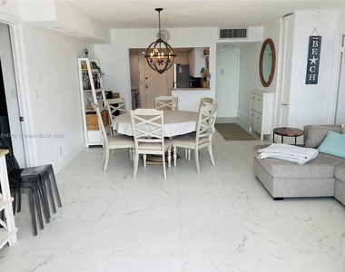 2101 S Ocean Dr - Photo Thumbnail 17