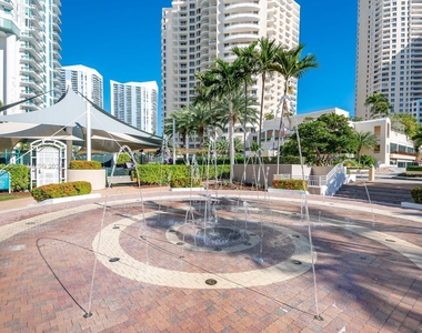 540 Brickell Key Dr - Photo Thumbnail 38