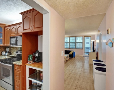 3725 S Ocean Dr - Photo Thumbnail 17