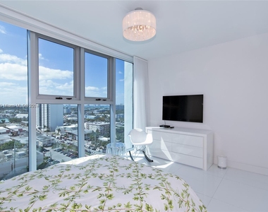 6899 Collins Ave - Photo Thumbnail 9