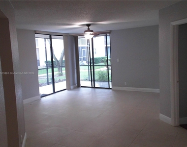 10501 W Broward Blvd - Photo Thumbnail 2