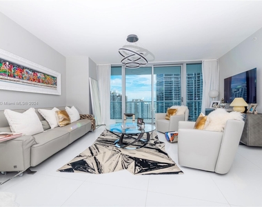 200 Biscayne Boulevard Way - Photo Thumbnail 4