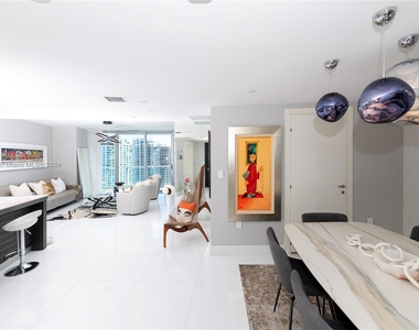 200 Biscayne Boulevard Way - Photo Thumbnail 2