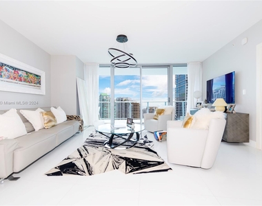 200 Biscayne Boulevard Way - Photo Thumbnail 5