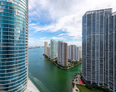 200 Biscayne Boulevard Way - Photo Thumbnail 11