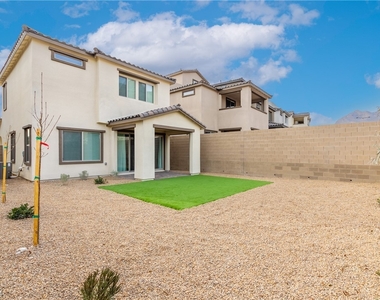 11624 Desert Hollow Avenue - Photo Thumbnail 32