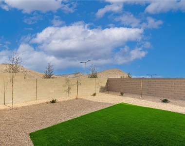 11624 Desert Hollow Avenue - Photo Thumbnail 36