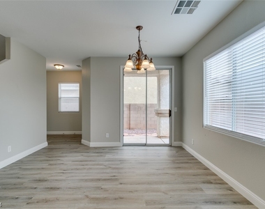 513 W Colton Avenue - Photo Thumbnail 11