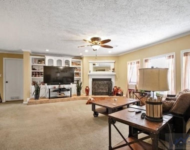 4375 Country Dr - Photo Thumbnail 4