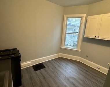 410 Linden Place, Unit C - Photo Thumbnail 2