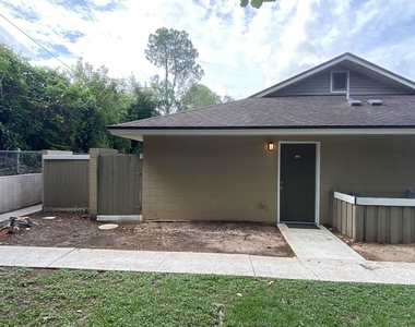 2241 W Pensacola Street - Photo Thumbnail 10