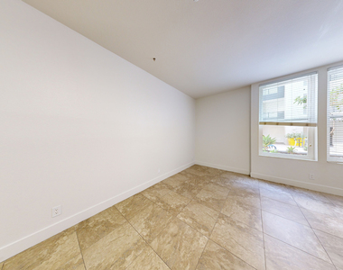 13603 Marina Pointe Drive - Photo Thumbnail 2