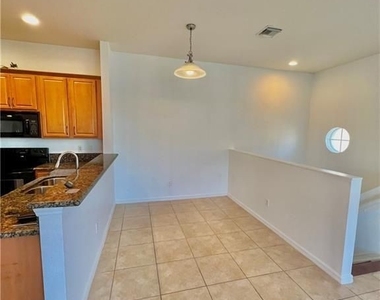 5800 Hampton Hills Blvd - Photo Thumbnail 15