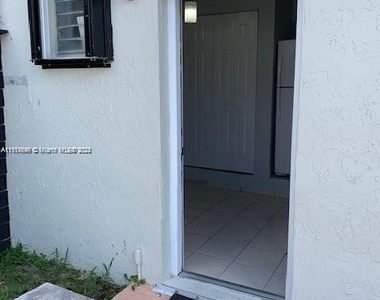 11841 Sw 188th Ter - Photo Thumbnail 1