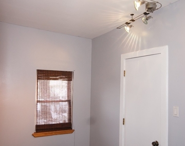 1408 N Bosworth Avenue - Photo Thumbnail 9