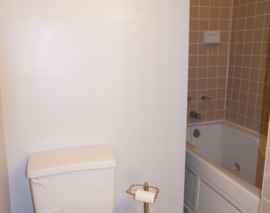 1408 N Bosworth Avenue - Photo Thumbnail 7