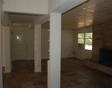 1635 Sunset Circle - Photo Thumbnail 3