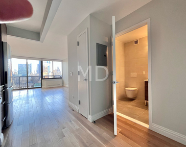 235 West 48th Street - Photo Thumbnail 1