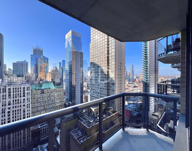 235 West 48th Street - Photo Thumbnail 7