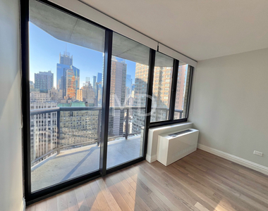 235 West 48th Street - Photo Thumbnail 5