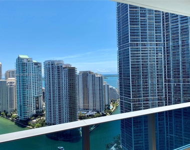 200 Biscayne Boulevard Way - Photo Thumbnail 0