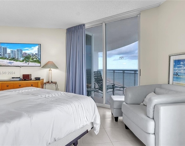 17375 Collins Ave - Photo Thumbnail 28