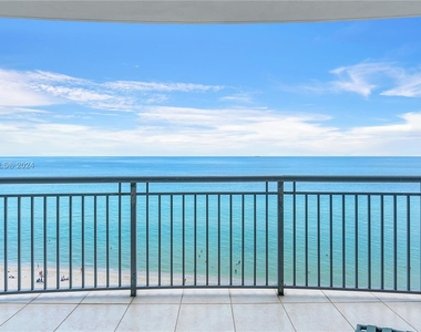 17375 Collins Ave - Photo Thumbnail 17