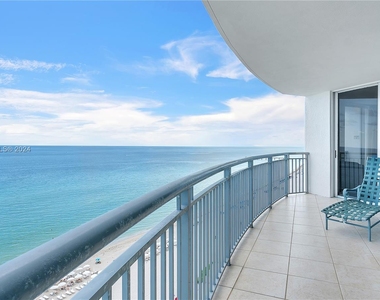 17375 Collins Ave - Photo Thumbnail 16