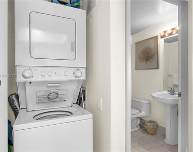 17375 Collins Ave - Photo Thumbnail 30