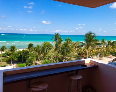 2899 Collins Ave - Photo Thumbnail 3