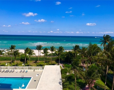 2899 Collins Ave - Photo Thumbnail 2