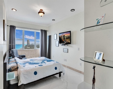 3180 S Ocean Dr - Photo Thumbnail 13