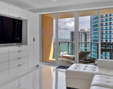 2501 S Ocean Dr - Photo Thumbnail 6