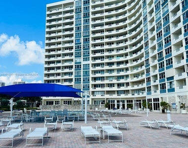 3180 S Ocean Dr - Photo Thumbnail 7