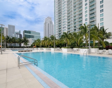 950 Brickell Bay Dr - Photo Thumbnail 21