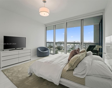 6899 Collins Ave - Photo Thumbnail 16