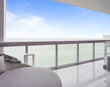 6899 Collins Ave - Photo Thumbnail 3