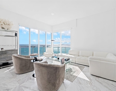 950 Brickell Bay Dr - Photo Thumbnail 3