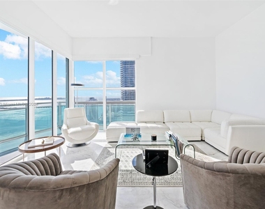 950 Brickell Bay Dr - Photo Thumbnail 7