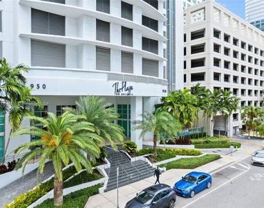 950 Brickell Bay Dr - Photo Thumbnail 1