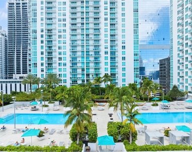 950 Brickell Bay Dr - Photo Thumbnail 32