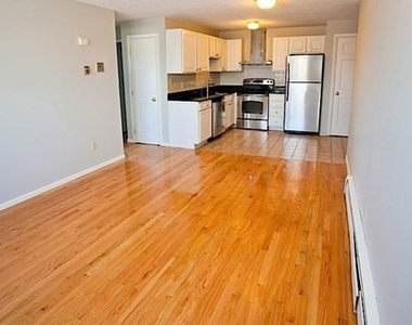 14 Murdock St - Photo Thumbnail 2