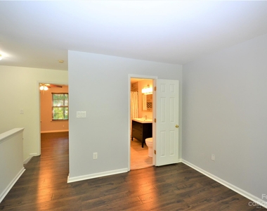 1281 E Woodlawn Road - Photo Thumbnail 19