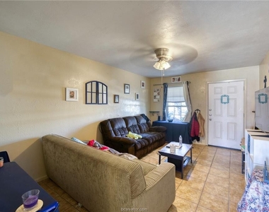 702 Llano Place - Photo Thumbnail 3