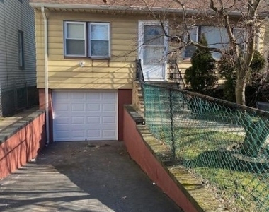 566-568 Sandford Ave - Photo Thumbnail 15