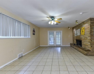 3613 Jeanette Drive - Photo Thumbnail 2