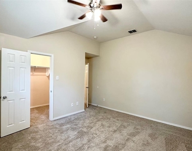 3908 Coloma Drive - Photo Thumbnail 20