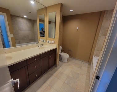 130 N Garland Court - Photo Thumbnail 7