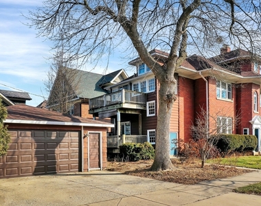 32 N Ashland Avenue - Photo Thumbnail 1